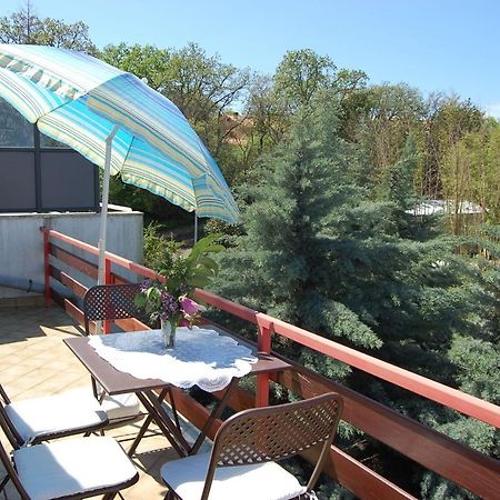 Apartment Ivan By El-Pi Tours Malinska Exterior foto